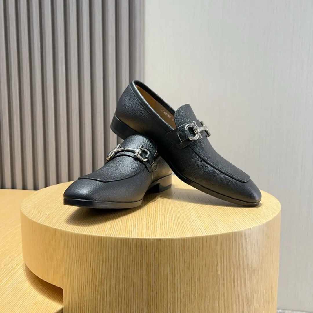 Men's Men's Shoes💰P640💰🔥《Ferragamo》👏Latest • High-end top brand luxury ~ purchasing agency, top quality ~. New fashionable business men's shoes🔜The uppers are made of original open-edge beaded cowhide➕cowhide·lining, with fine workmanship. The original stylish and soft combination wear-resistant and non-slip outsole is light and comfortable on the feet. The real thing looks better in real photos. Size: 38--44